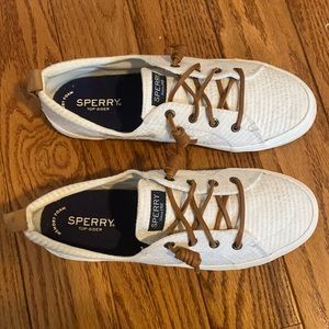Size 8 Sperry boat shoes